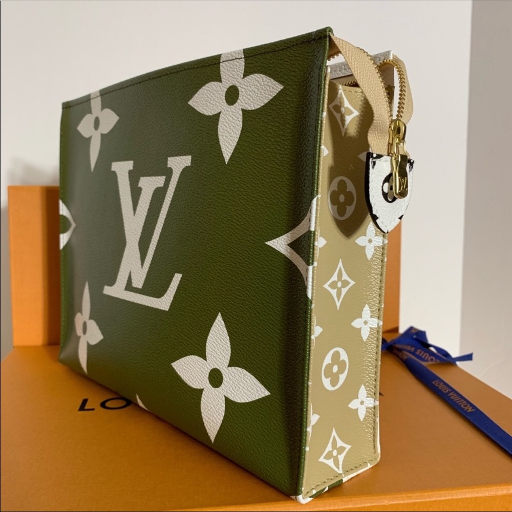 USED LOUIS VUITTON TOILET POUCH XL KHAKI